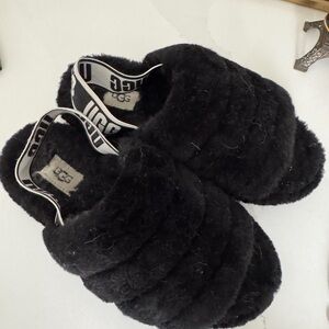UGG Women's Fluffy Black Slippers